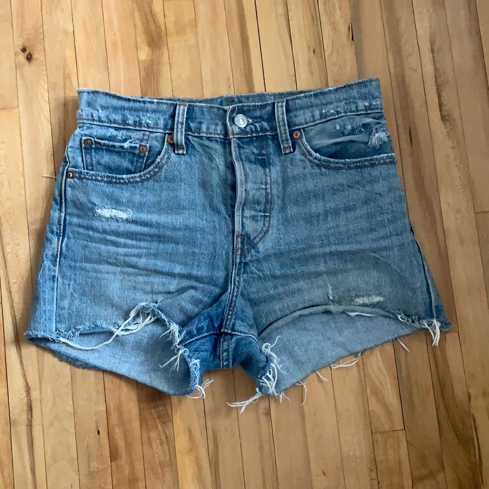 Levi’s wedgie shorts